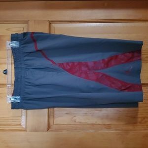 Men's Jordan Basketball Shorts Size Large Gray/Maroon